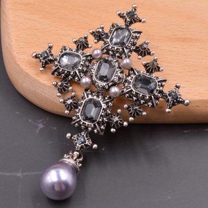 MALTESE CROSS Charcoal DIAMOND Silver Pearl Brooch